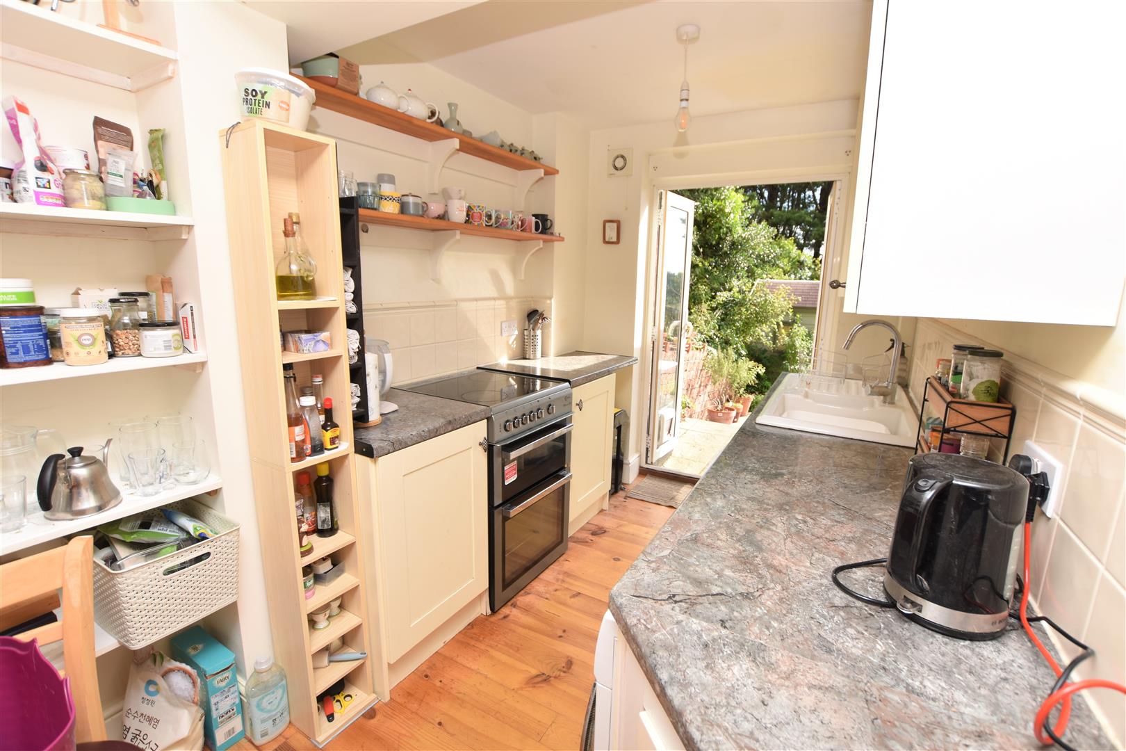 Property Details for Hurst Road Eastbourne East Sussex BN21 2PW Town Property Estate Agents